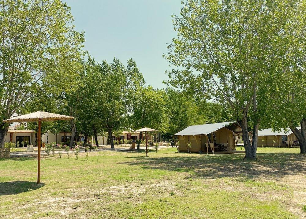 Mareleon Camping Ofrínion Exteriér fotografie