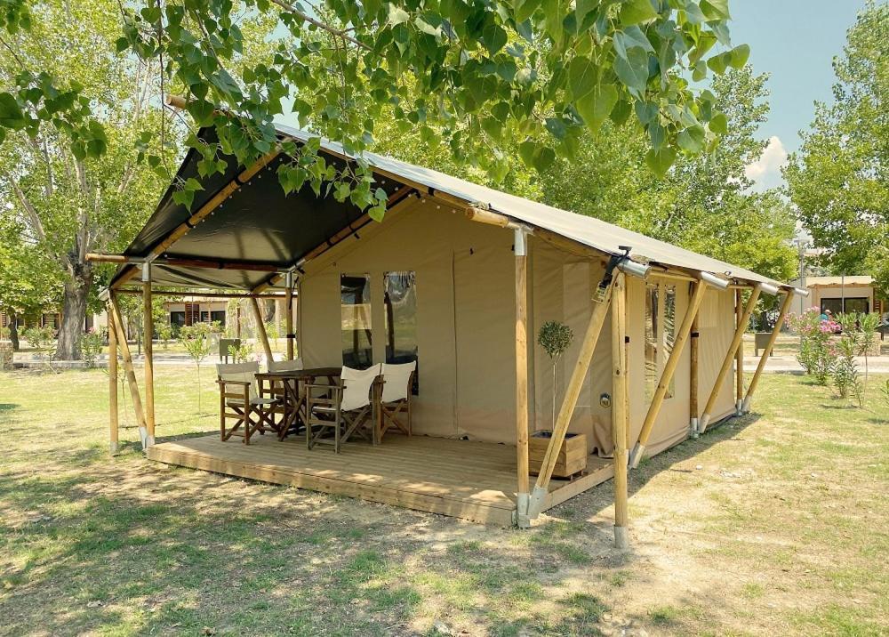 Mareleon Camping Ofrínion Exteriér fotografie