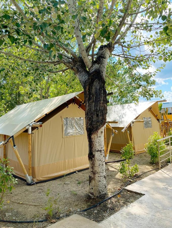 Mareleon Camping Ofrínion Exteriér fotografie